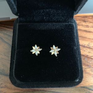 18k gold flower earring